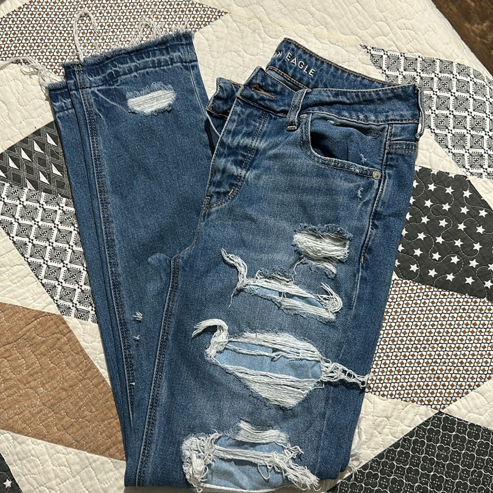 American Eagle distressed cropped mom jeans, size 4